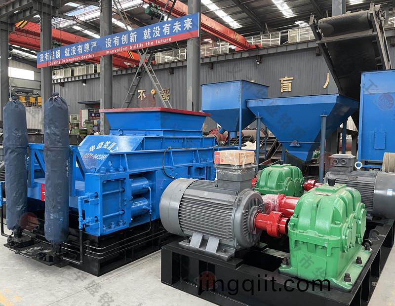 砂(sha)石(shi)廠對(dui)輥製(zhi)砂(sha)機多少錢？如何提(ti)高製(zhi)砂機(ji)的(de)産量?