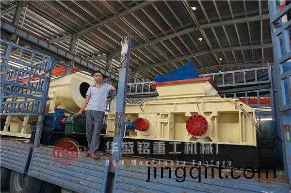 雙齒輥破(po)碎機(ji)