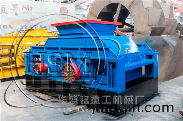 對(dui)輥(gun)破碎(sui)機(ji)圖(tu)片