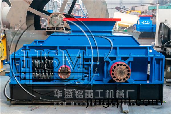 對(dui)輥(gun)破(po)碎機(ji)圖(tu)片(pian)